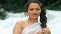 দাউদের ডাকে দুবাই গিয়েছিলেন মন্দাকিনী, সে প্রসঙ্গে যা বললেন অভিনেত্রী