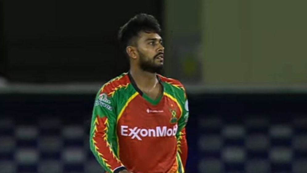 ৫ ছক্কা হজম করলেন মিরাজ, ২০৬ করেও বিদায় নিল তার দল
