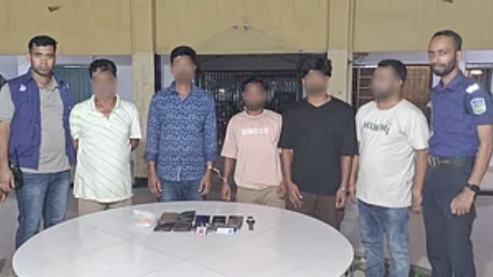 ভুয়া ডিবি পরিচয়ে ব্যবসায়ীকে অপহরণকালে গ্রেফতার ৫