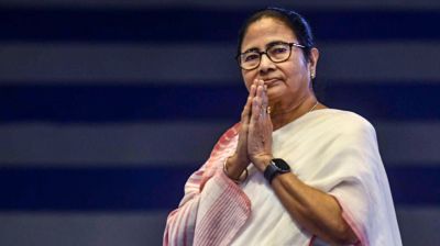 তৃণমূলের নাম-প্রতীক ফিরে পেতে সুপ্রিম কোর্টে মমতা