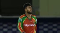 ৫ ছক্কা হজম করলেন মিরাজ, ২০৬ করেও বিদায় নিল তার দল