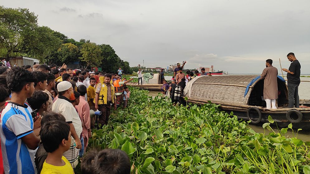 ক্লাশ ফাঁকি দিয়ে মেঘনায় গোসলে নেমে যমজ ভাইসহ ৩ ছাত্রের মৃত্যু