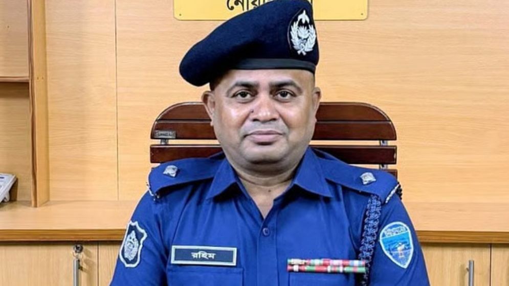 আ.লীগ সমর্থকের বাড়িতে ভূরিভোজ, ওসি প্রত্যাহার