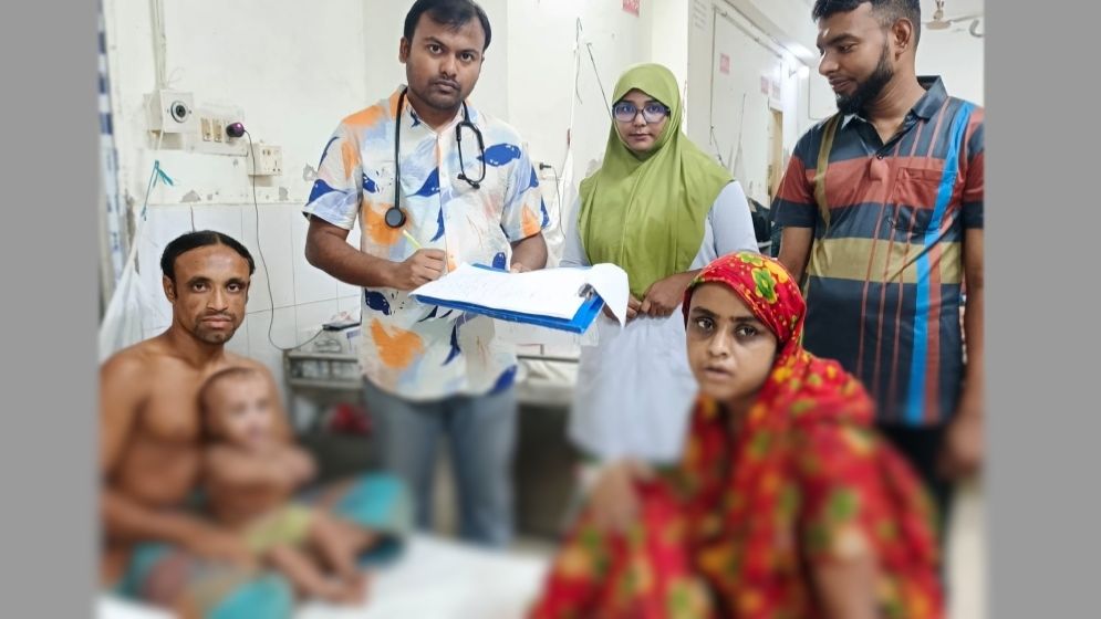 দুধের জন্য কাঁদছিল ৭ মাসের হুসাইন, দাদির আকুতিতে সাড়া দিলেন ডা. জুবাইদা