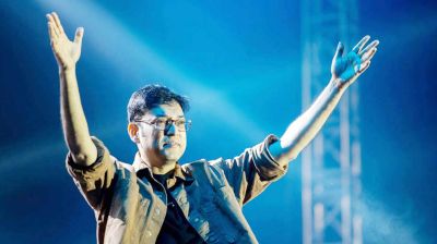‘আমাকে আমার মতো থাকতে দাও’ বললেও কেউ নিজের মতো থাকতে দেয় না: অনুপম