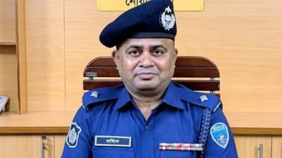 আ.লীগ সমর্থকের বাড়িতে ভূরিভোজ, ওসি প্রত্যাহার