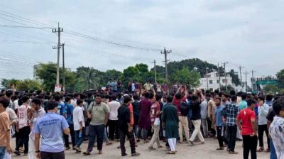 অপ্রতিম হত্যার বিচার দাবিতে ঢাকা-চট্টগ্রাম মহাসড়ক অবরোধ