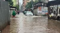 ভারি বৃষ্টিতে ডুবল রাজধানীর বিভিন্ন এলাকা, দুর্ভোগে নগরবাসী