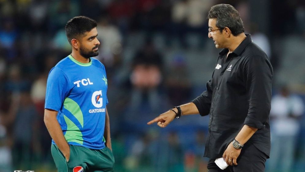 ‘তুই কি ছোলা বিক্রি করতে এসেছিস’ বাবর আজমকে ধুয়ে দিলেন ওয়াসিম আকরাম
