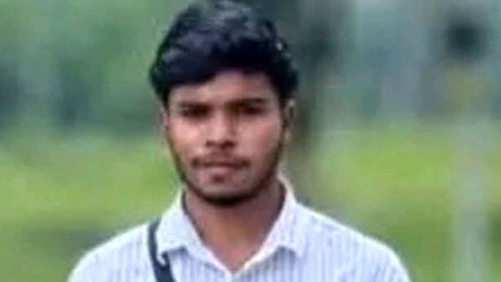 গরুর সঙ্গে সংঘর্ষে প্রাণ গেল যুবকের