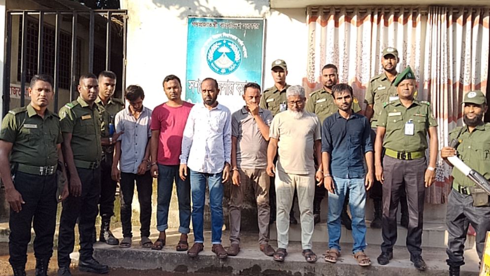বিআরটিএর মিরপুর কার্যালয়ে অভিযান, কারাদণ্ড ৬