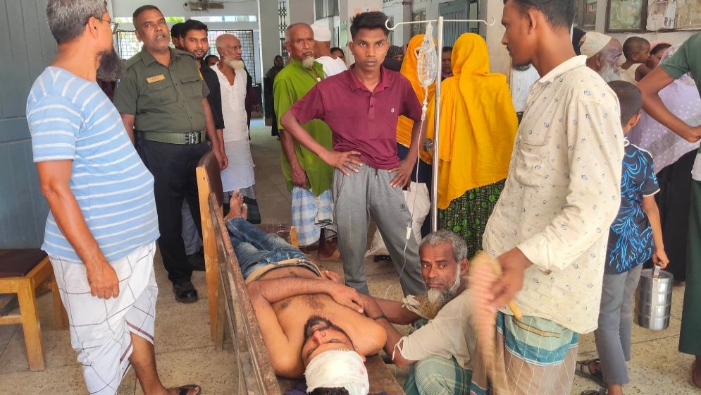 গৌরীপুরে ভাইয়ে-ভাইয়ে সংঘর্ষে আহত ১০