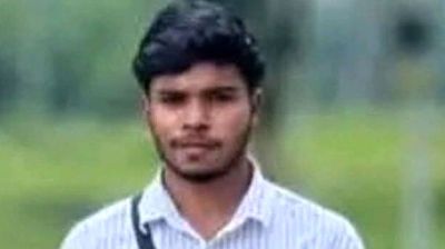 গরুর সঙ্গে সংঘর্ষে প্রাণ গেল যুবকের