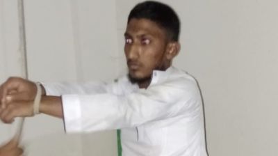 ছাত্রীকে ধর্ষণচেষ্টার অভিযোগে ইমামকে গণপিটুনি, চাকরি থেকে অব্যাহতি
