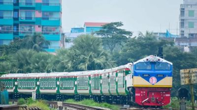 বগি লাইনচ্যুত, কক্সবাজারের সঙ্গে ঢাকা-চট্টগ্রামের ট্রেন চলাচল বন্ধ
