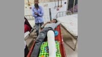 পুলিশকে ঘুস না দেওয়ায় আসামির ছেলেকে মারধর, পা ভাঙার অভিযোগ
