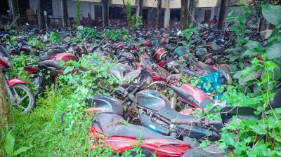 রোদ-বৃষ্টিতে নষ্ট হচ্ছে মামলার আলামত, ক্ষতিগ্রস্ত মালিক-সরকার