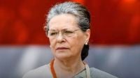 নাগরিকত্বের আগেই ভোটার তালিকায় সোনিয়া গান্ধীর নাম!