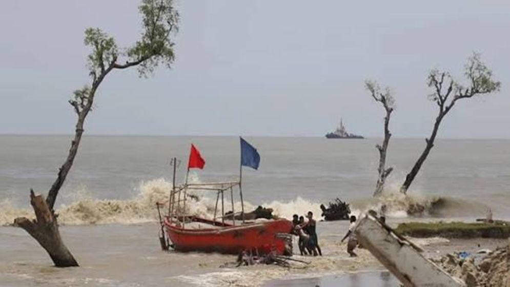 মোংলা থেকে ৭২০ কিমি দূরে গভীর নিম্নচাপ, আঘাত হানতে পারে যে সময়