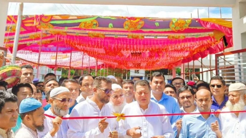 বাবার স্বপ্ন পূরণে ২২ বছর অপেক্ষা করতে হয়েছে: গণপূর্তমন্ত্রী
