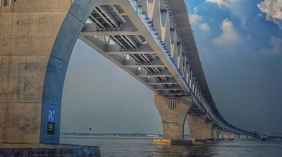 পদ্মা সেতু ঝুঁকির মুখে ফেলে ৬ কোটি ঘনফুট বালু তোলার চেষ্টা