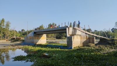 ৭৮ লাখ টাকার সেতু, নেই সংযোগ সড়ক