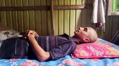 ক্যানসার আক্রান্ত ১৫ বছরের রিয়াদকে বাঁচাতে মায়ের আকুতি