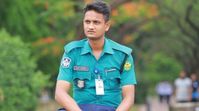 ইয়াবাসহ পুলিশ সদস্য আটক