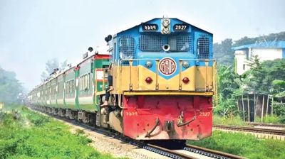 রেলে ব্যয় বাড়ল বাড়বে লোকসান