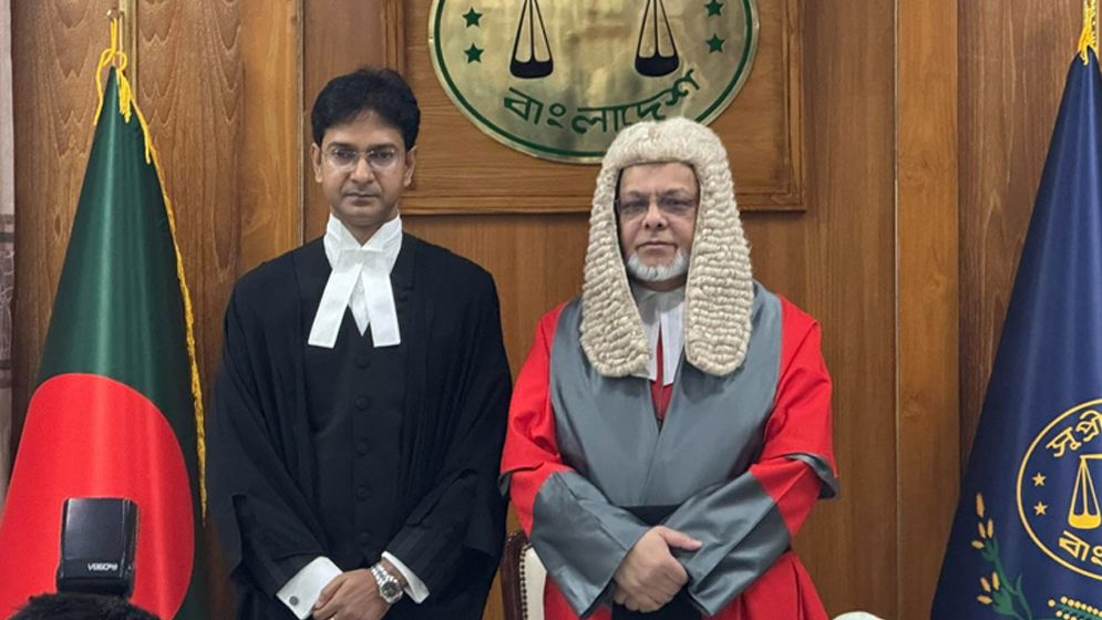 হাইকোর্টের স্থায়ী বিচারপতি হিসেবে শপথ নিলেন দেবাশীষ রায় চৌধুরী