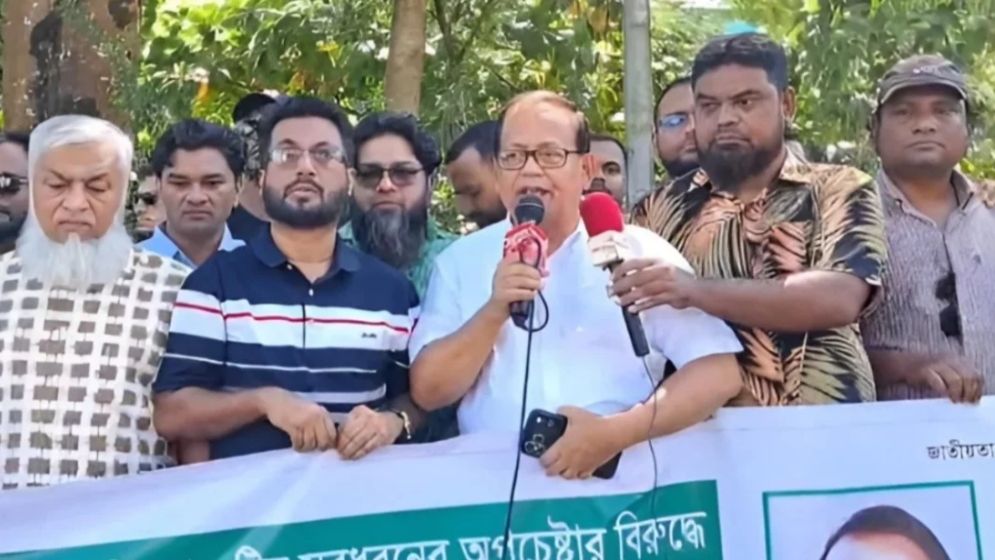 নাসীরুদ্দীনকে যেখানে পাওয়া যাবে সেখানেই লাঠিপেটার নির্দেশ বিএনপি নেতার