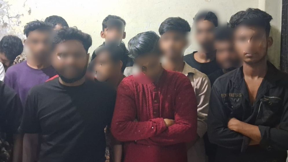কুমিল্লায় একরাতে ৬২৪ কিশোর গ্যাং সদস্য আটক
