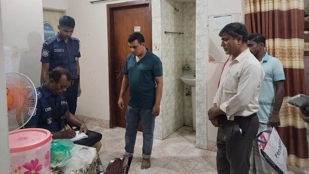 ভিক্ষুকের ছদ্মবেশে ফ্ল্যাটে ঢুকে লুট