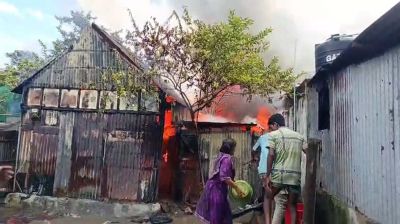 শর্টসার্কিটের আগুনে নিঃস্ব ১৪ পরিবার
