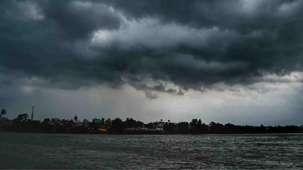 দুপুরের মধ্যে ৮ জেলায় ঝড়বৃষ্টির আভাস