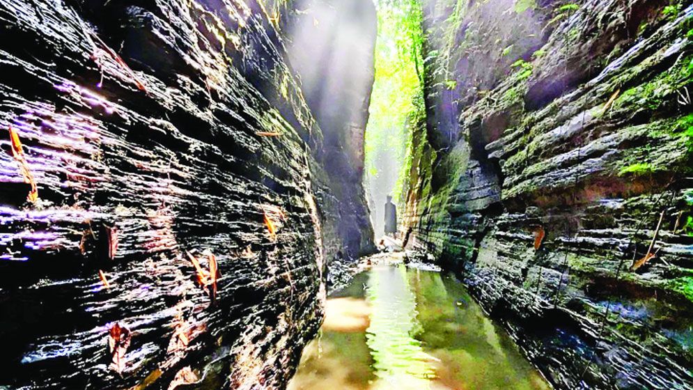 রহস্যঘেরা ‘আলী সুড়ঙ্গ’