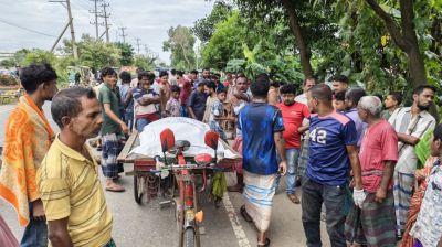 নরসিংদীতে অটোরিকশা-কাভার্ডভ্যানের সংঘর্ষে নিহত ২