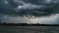 দুপুরের মধ্যে ৮ জেলায় ঝড়বৃষ্টির আভাস