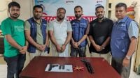 অস্ত্রসহ স্বেচ্ছাসেবক লীগ নেতা গ্রেফতার