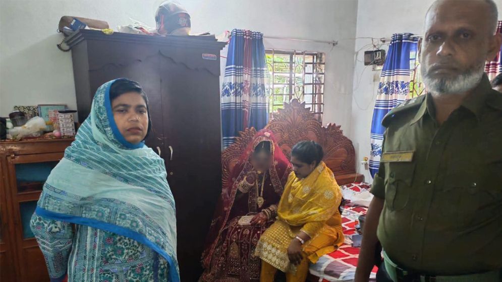 বিয়ের আসরে অসুস্থ ১৪ বছরের কনে, হাসপাতালে নিলেন ইউএনও