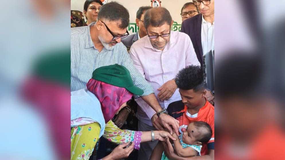 হাম-রুবেলার বিশেষ টিকাদান কর্মসূচি শুরু, পাবে ৩৪ লাখ শিশু