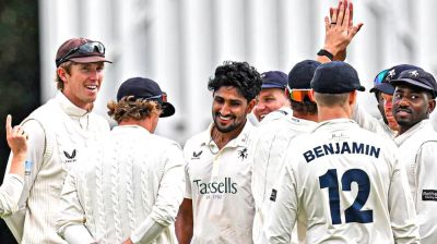 বাংলাদেশি দুই তারকার পারফরম্যান্সে কাউন্টির শীর্ষ কেন্ট