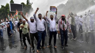 সিইসির পদত্যাগের দাবিতে ভারতে বিক্ষোভ, কলকাতায় মিছিল পাটনায় জলকামান