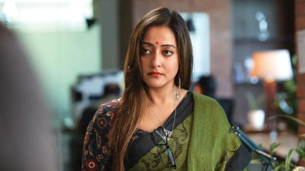 বয়স ৪৭ পেরিয়েও বিয়েতে আগ্রহ নেই রাইমা সেনের, মা হওয়ার ইচ্ছাও কি আছে?