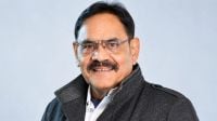শ্রদ্ধা আর ভালোবাসায় চিরবিদায়ে মুস্তাক খান