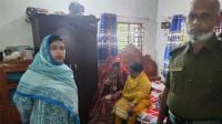 বিয়ের আসরে অসুস্থ ১৪ বছরের কনে, হাসপাতালে নিলেন ইউএনও