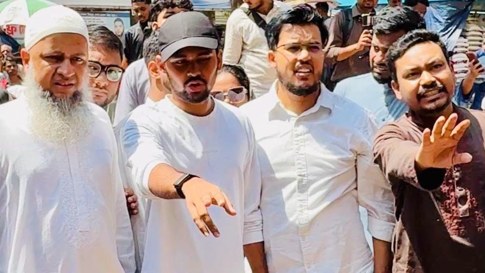 ‘ঘটনা ঘটার পরেই পুলিশ এসেছে’: রাড্ডা এমসিএইচ হামলায় এনসিপি মুখপাত্রের অভিযোগ