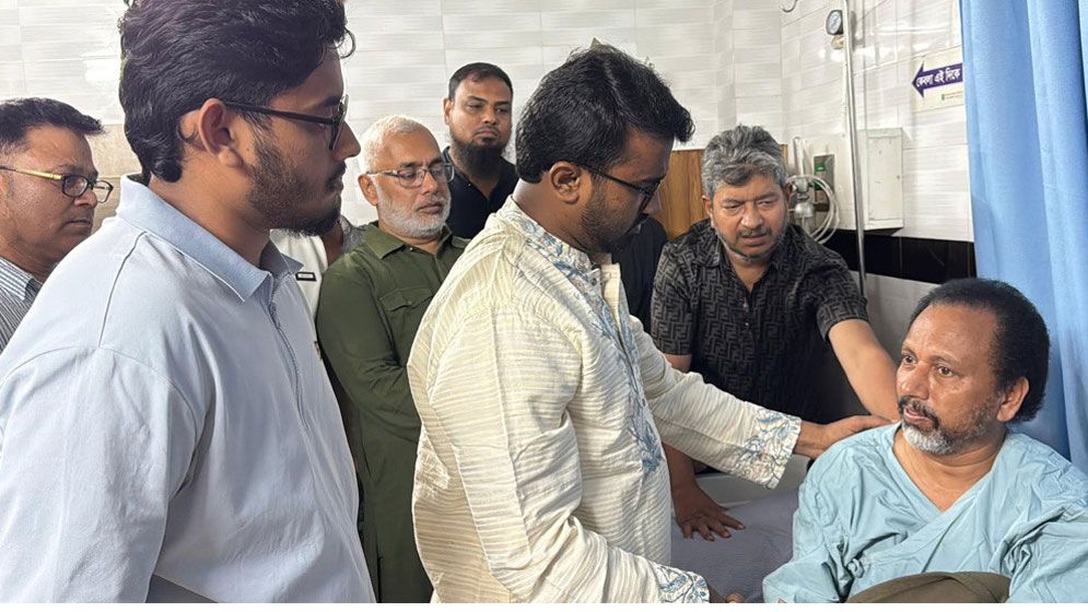 বিএনপি নেতা বাচ্চুকে দেখতে হাসপাতালে রাশেদ খাঁন