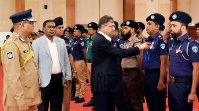 কুমিল্লায় সাহসিকতার বিপিএম পদক পেলেন ডিবির এসআই অর্ণব