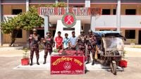 অস্ত্রসহ ৩ রোহিঙ্গা আটক